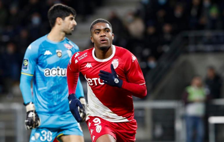 随着角球的 随着角球的